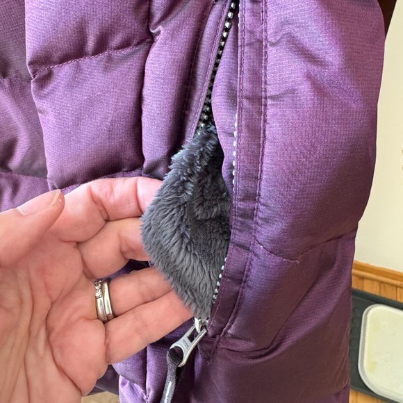 Eddie Bauer Sun Valley Down Parka in excellent pre-worn condition. Super Warm! - Picture 7 of 9